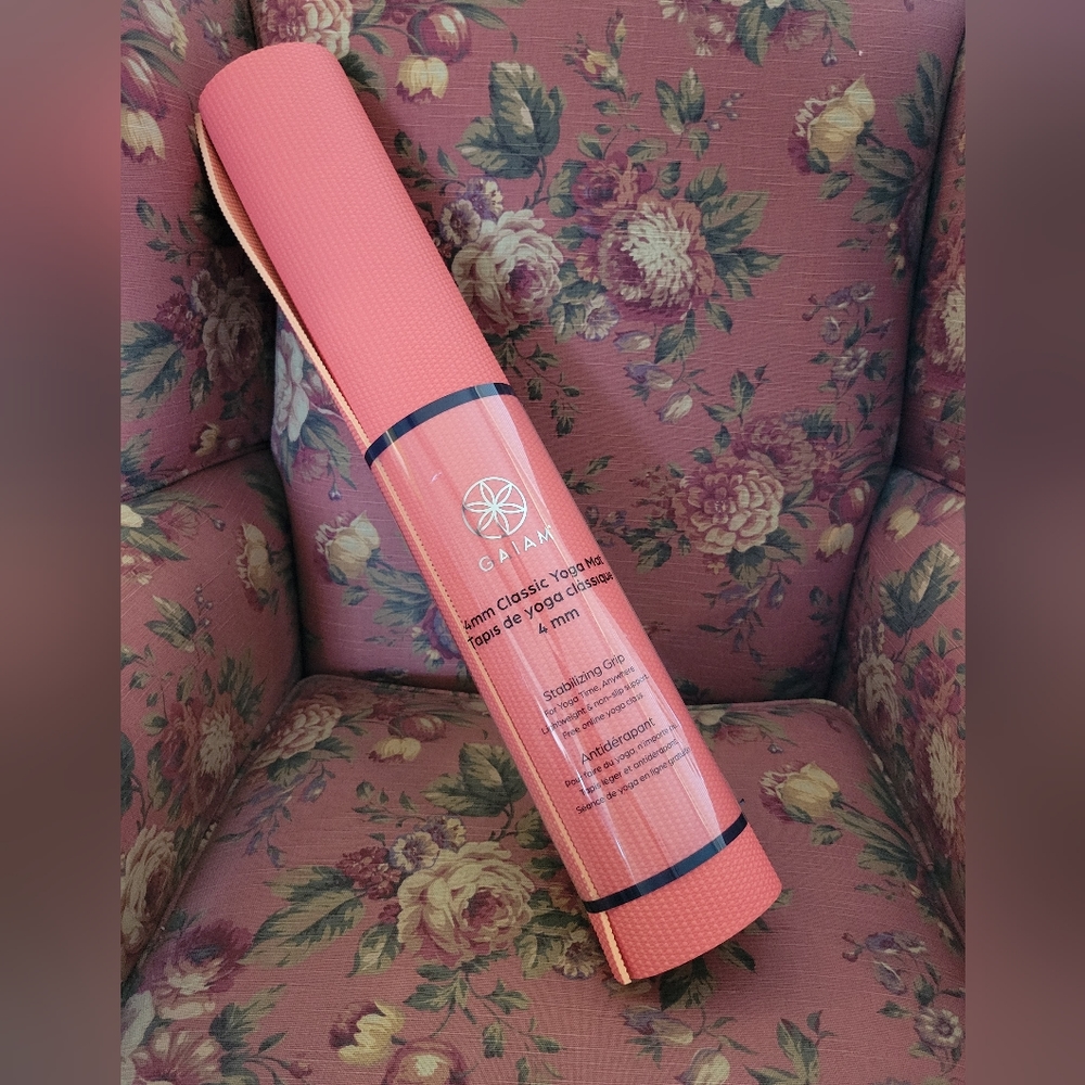 GAIAM Classic Yoga Mat Non-Slip 4mm NWT